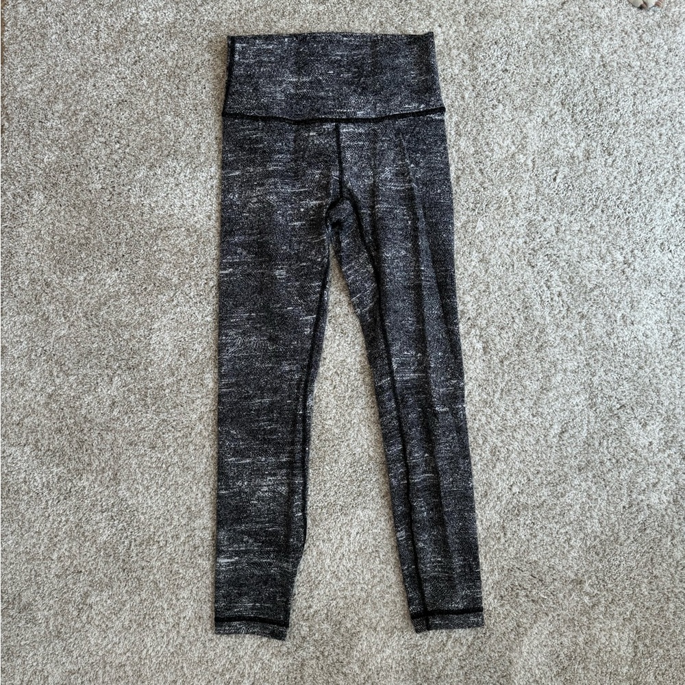 Lululemon leggings size 6